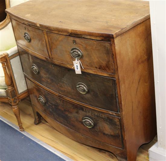 An early 19th century bowfront chest of drawers W.89cm